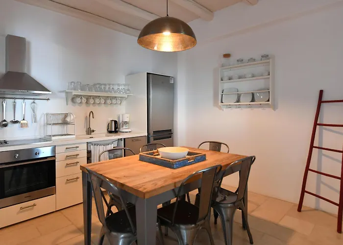 Kalypso Naousa (Paros)